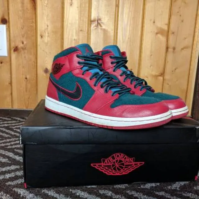 Air Jordan 1 Mid