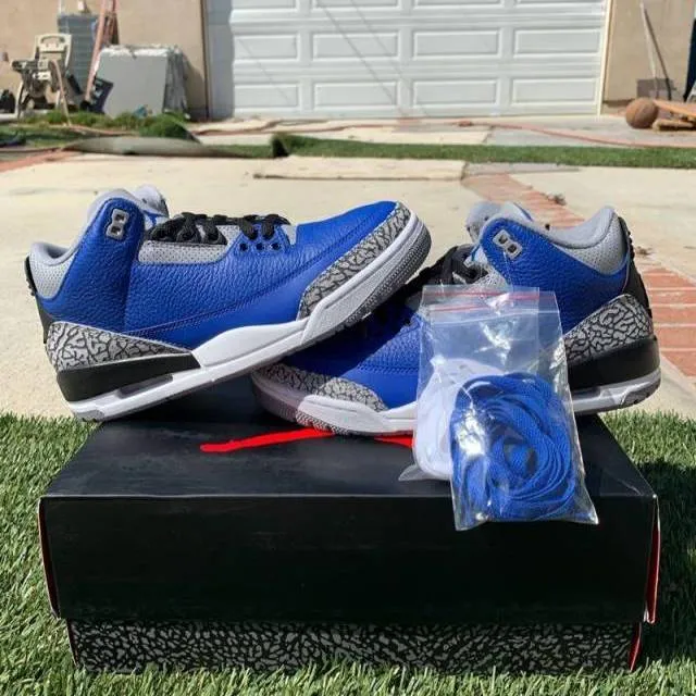 Air Jordan 3 Retro Varsity Royal