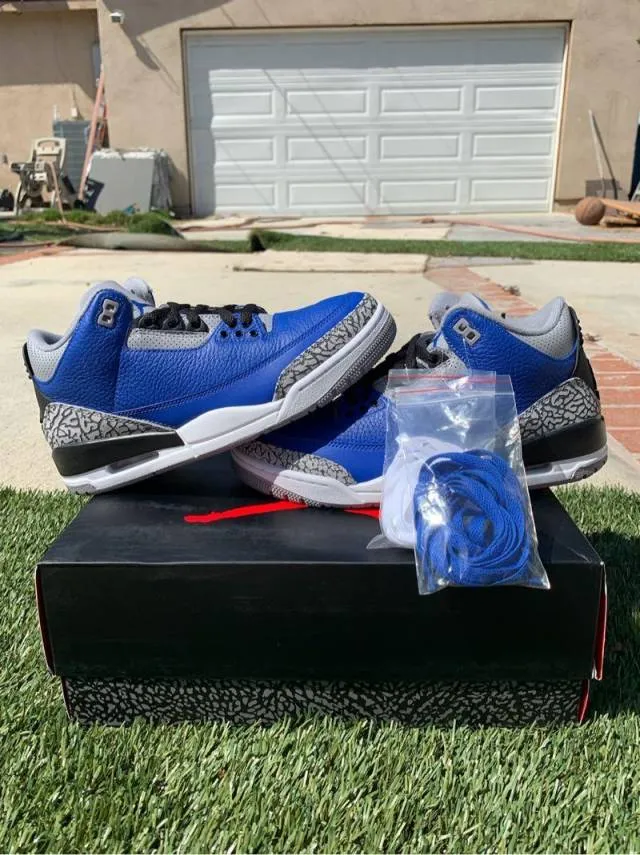 Air Jordan 3 Retro Varsity Royal