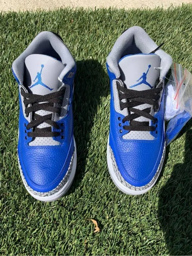 Air Jordan 3 Retro Varsity Royal