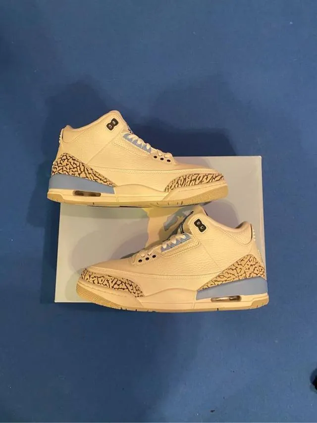 Air Jordan 3 UNC