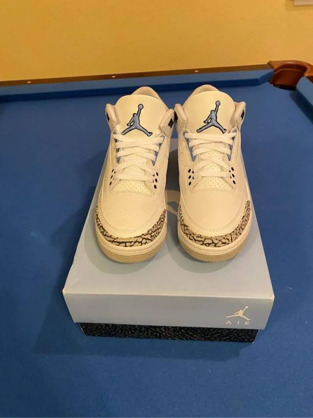 Air Jordan 3 UNC