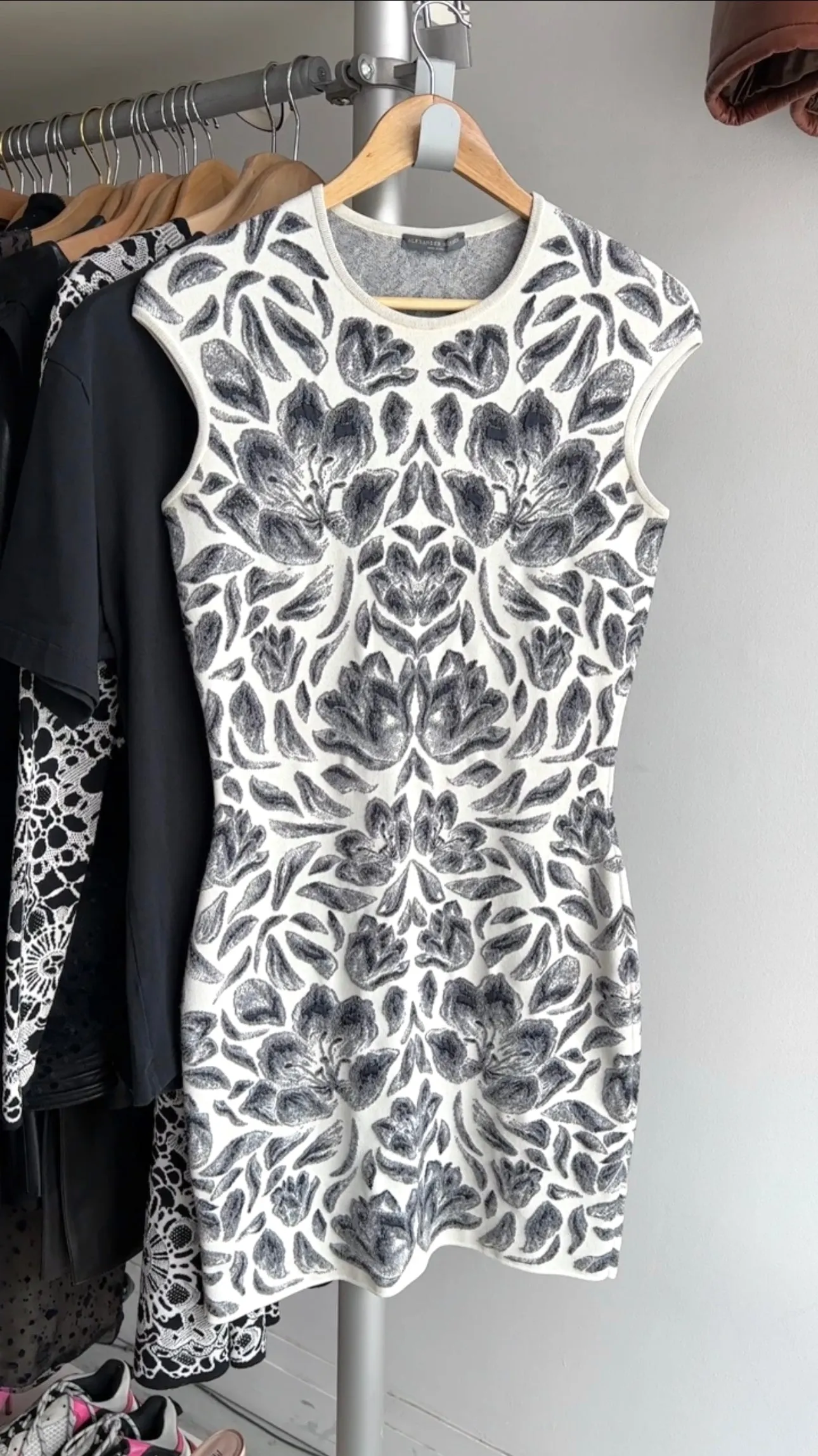 Alexander McQueen Grey White Stretch Knit Dress - L (8)