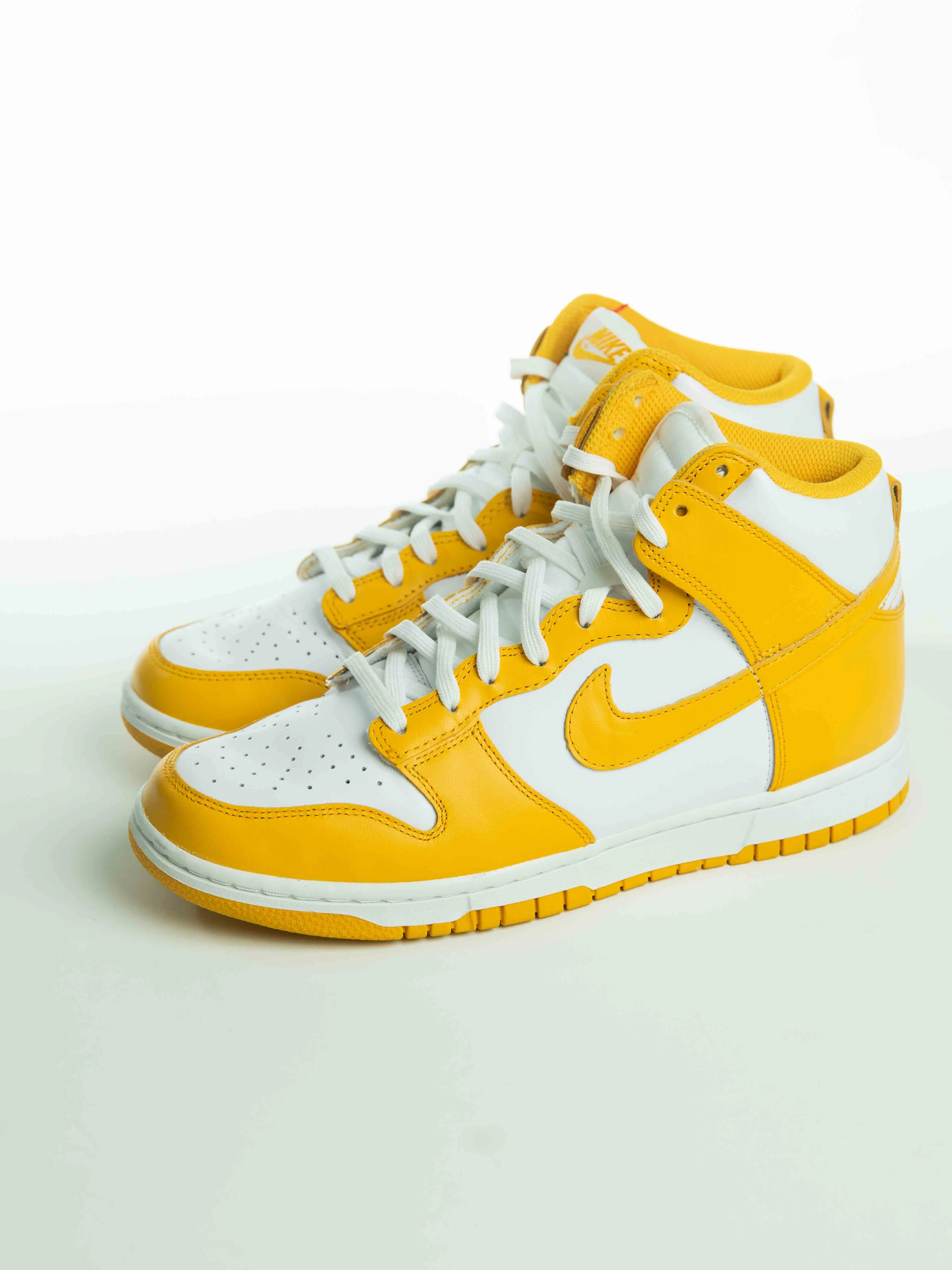 NIKE  NIKE DUNK HIGH DARK SULFUR (WOMEN'S)