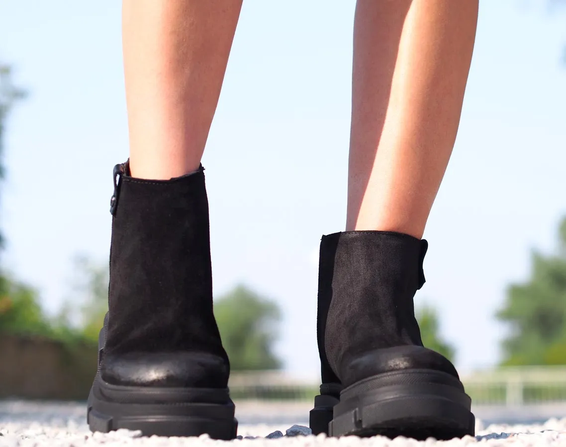 Women Genuine Leather boots/Black leather boots,Extravagant leather boots