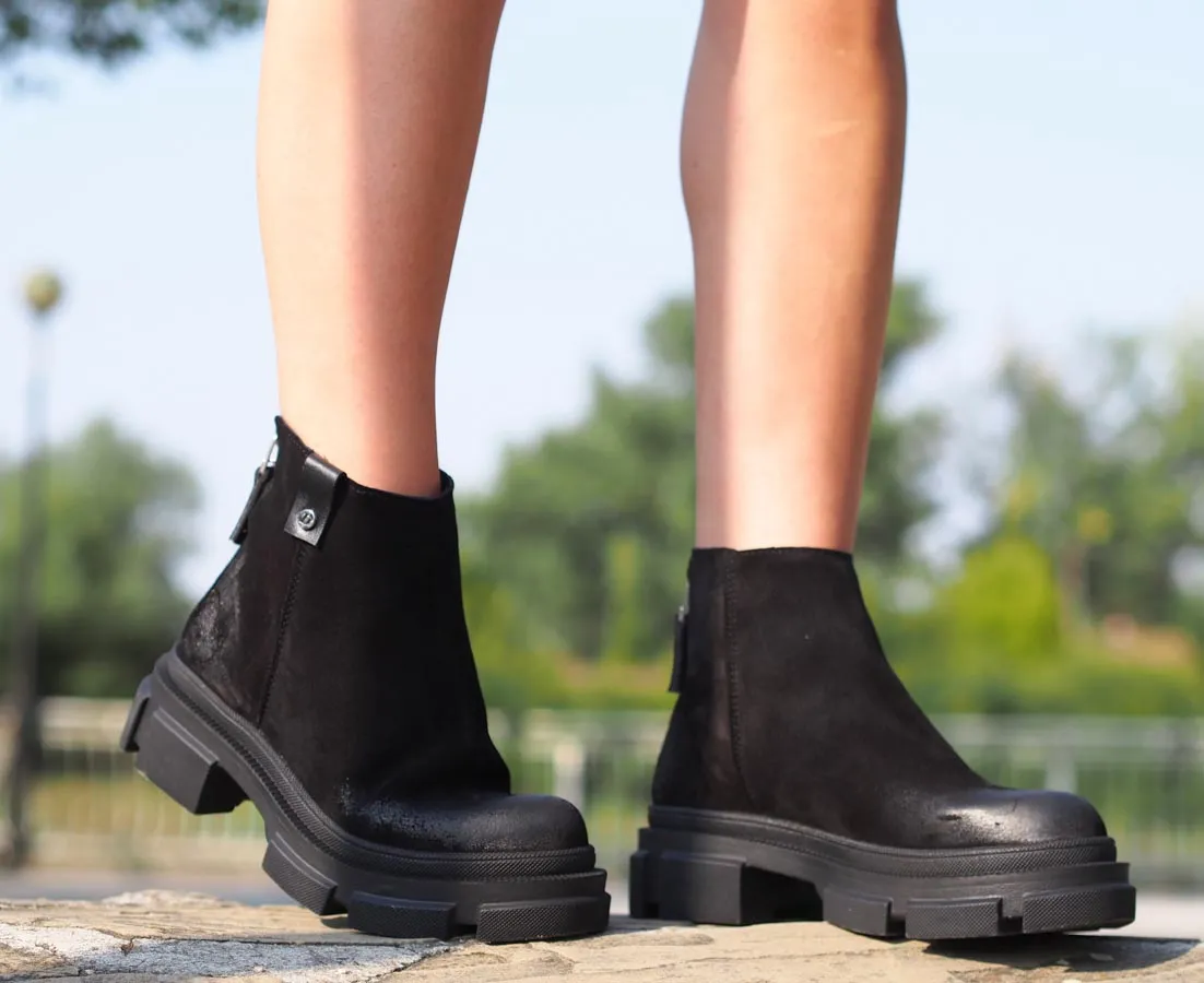 Women Genuine Leather boots/Black leather boots,Extravagant leather boots